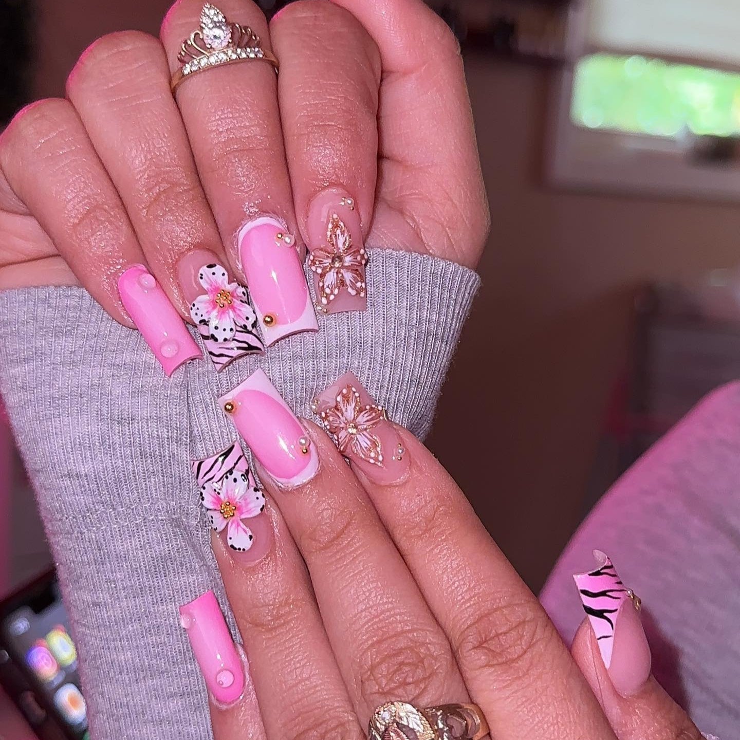 Charming Pink Nail Art: A Blend of Playful and Pretty