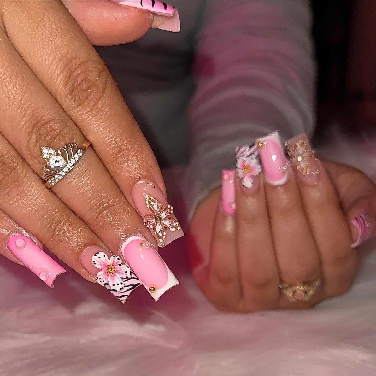 Charming Pink Nail Art: A Blend of Playful and Pretty