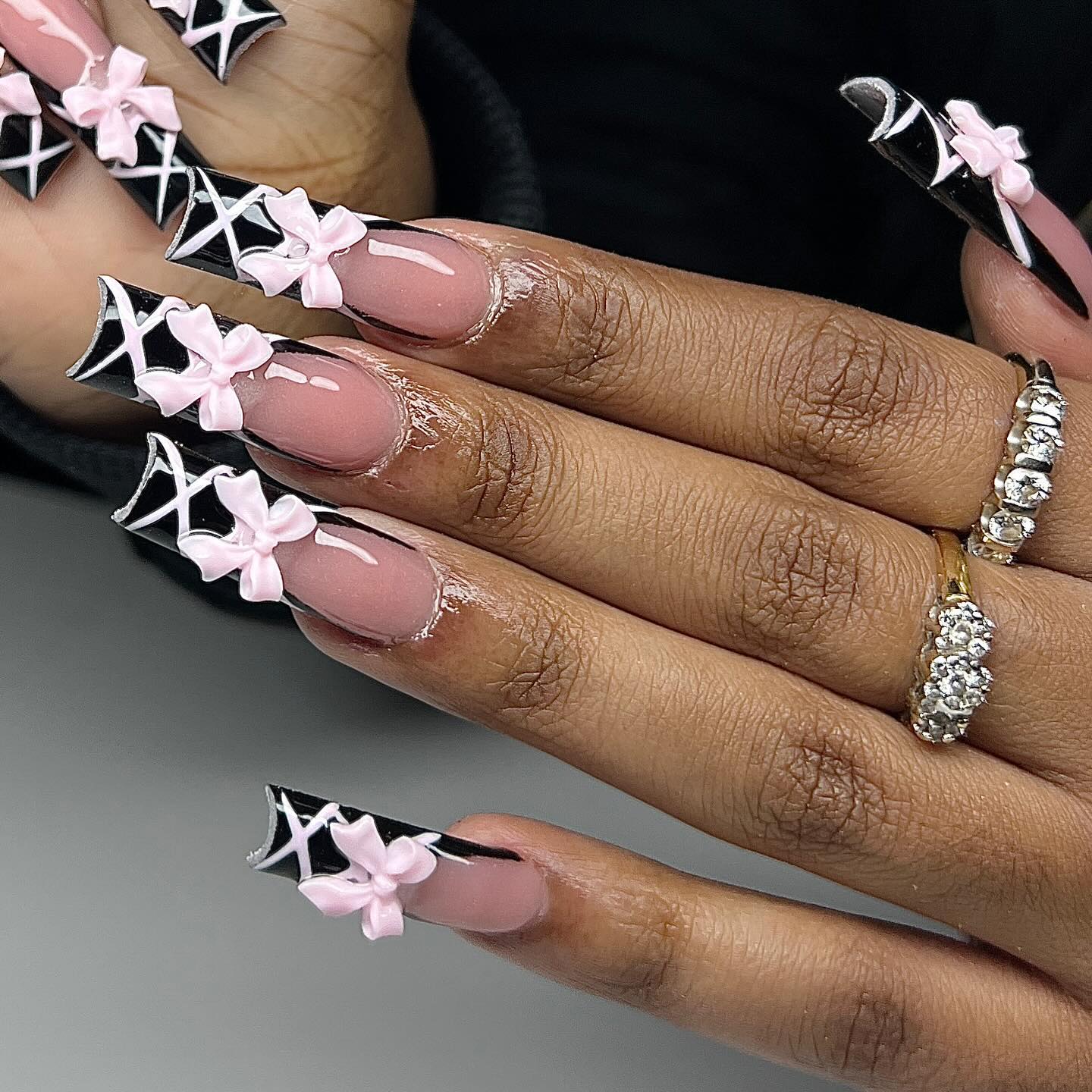 Gothic - Chic Pink & Black Nail Art: Unleash Your Edgy Elegance